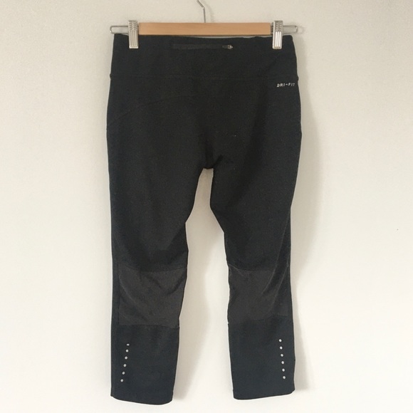 Nike “Epic Run” Crop - Picture 3 of 3